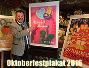 Oktoberfest-Plakatwettbewerb 2016: Das offizielle Oktoberfest 2016 Motiv für das Wiesnplakat 2016: Susanna Schneider und Linda Sophia Schultheis von der Desinschule München wurden für ihren Entwurf ausgezeichnet  (©Fioto:  Martin Schmitz)